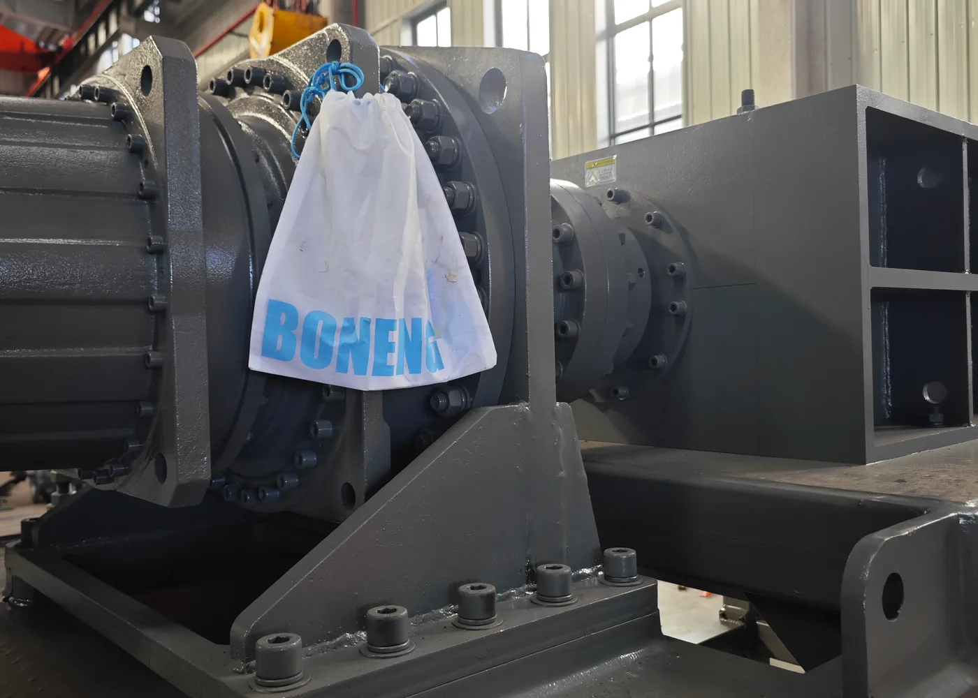 Industrial shredder gearbox drive system