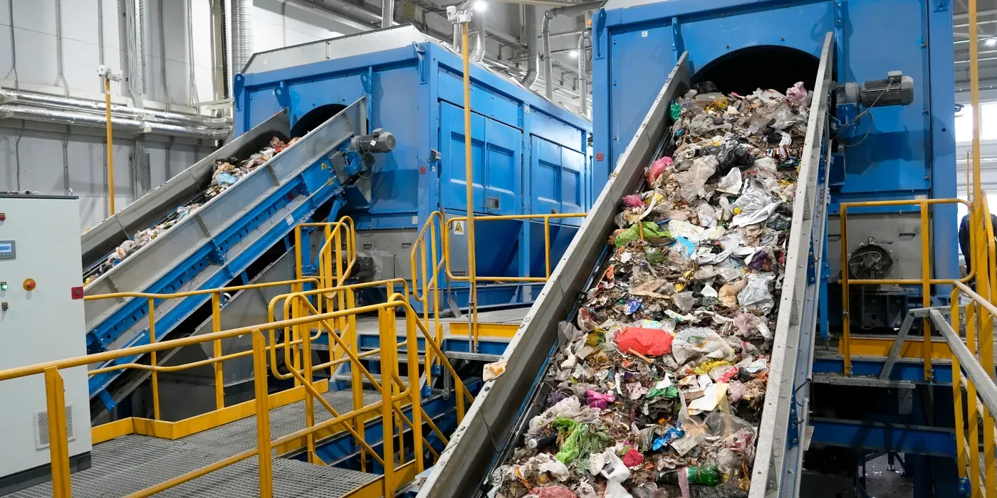 Industrial and commercial waste for recycling shredder processing