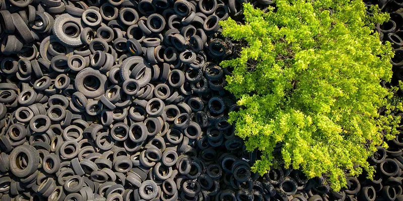 Mixed waste tire stream for tire recycling shredder line