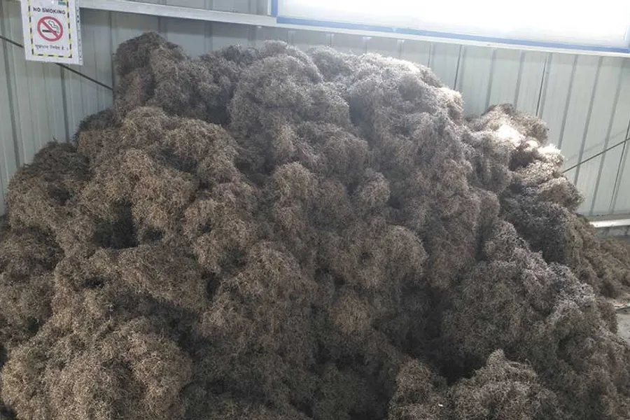 Recovered steel wire separated from shredded waste tires